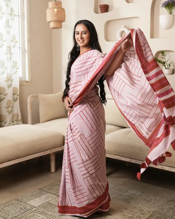 Mauve_Cotton_Geometry_H_Block_Printed_Mul_Saree_With_Tassels_For_Women